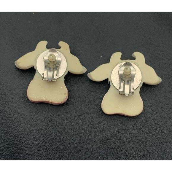 Vintage Adorable And Whimsical Cow Resin Clip On Earrings - Picture 4 of 4